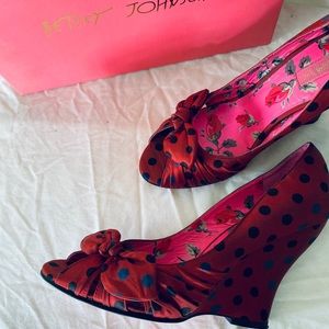 Betsey Johnson silk polka dot wedges